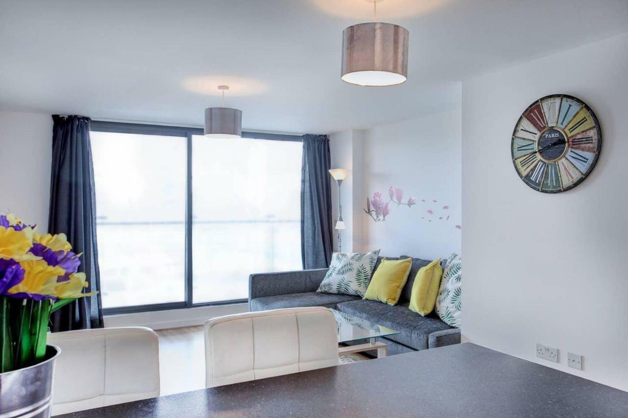 Newly Renovated Riverside Flat W/ Private Balcony Norwich Exterior photo